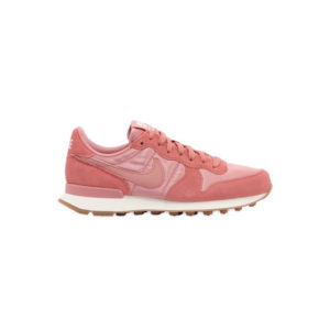 nike internationalist pink sneaker